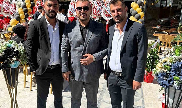 Genç girişimciler yeni işyerlerini açtı