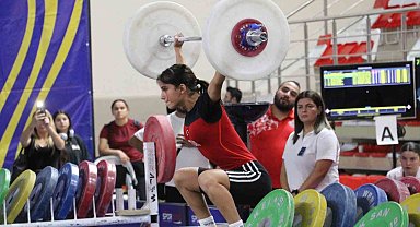 Gençler Kulüpler Türkiye Halter Şampiyonası Eskişehir'de başladı