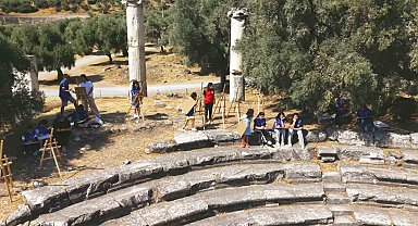 Gençler tarihin izlerini tuvallerine taşıdı