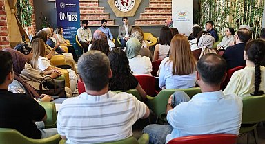 Gençlik Hizmetleri Genel Müdürü Efendioğlu, Manisa'da gençlerle buluştu