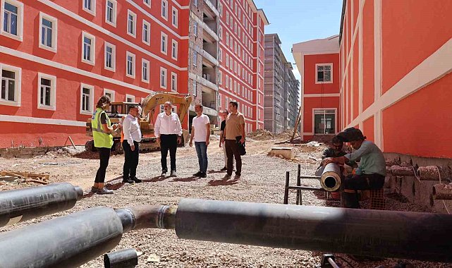 Genel Müdür Şahin, Bilecik'te bitmeyen KYK yurdunda incelemelerde bulundu