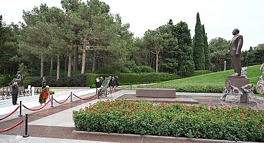 Genelkurmay Başkanı Bayraktaroğlu, Azerbaycan Savunma Bakanı Hasanov ile görüştü