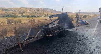 Gercüş'te çekme karavan alev aldı