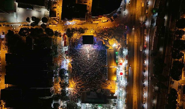 Germencik'te binlerce genç konserle coştu
