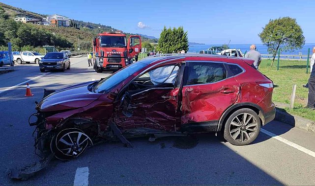 Giresun'da kavşakta kaza: 3 yaralı