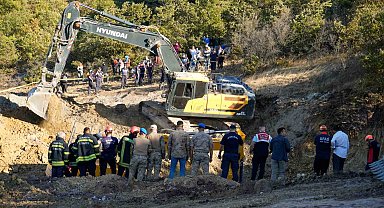 Göçük altında kalan çiftçilerin cansız bedenlerine ulaşıldı