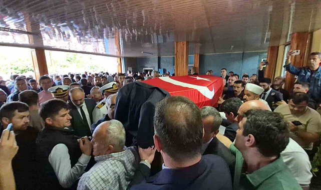 Göçükte hayatını kaybeden madenci memleketi Bartın'da son yolculuğuna uğurlandı