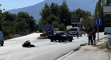 Gölhisar'da motosiklet ile otomobil çarpıştı: 1 yaralı