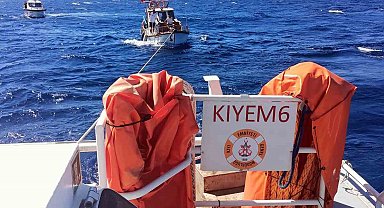 Gümbet açıklarında sürüklenen tekne kurtarıldı