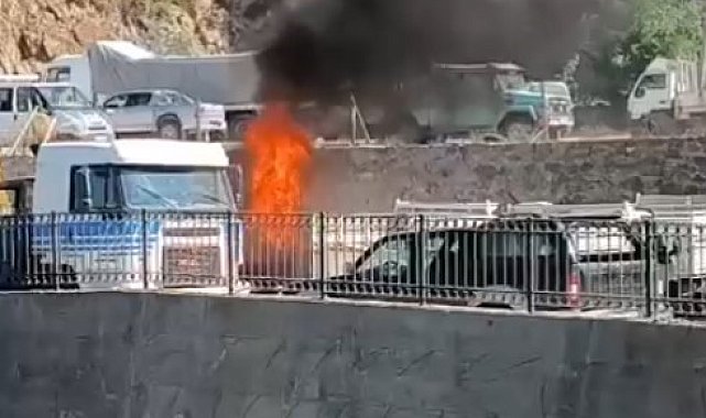 Gümüşhane'de LPG'li otomobil alev alev yandı