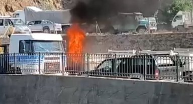 Gümüşhane'de LPG'li otomobil alev alev yandı