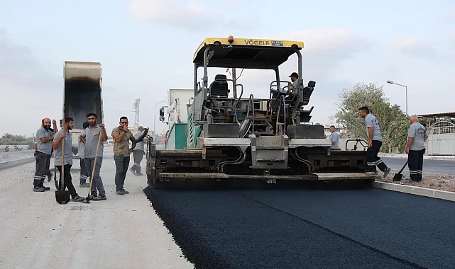 Güngör Geçer, Buruk TOKİ'de süren asfaltlama çalışmalarını denetledi