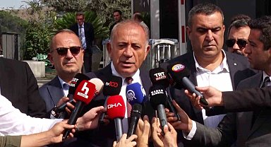 Gürsel Tekin CHP'nin Sarıyer'deki binasına geldi: "Biz Aziz İhsanlara yenilmeyeceğiz"