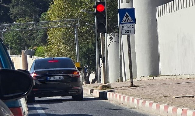Güvenlik şeridini kullanan araçlar tepkilere neden oluyor