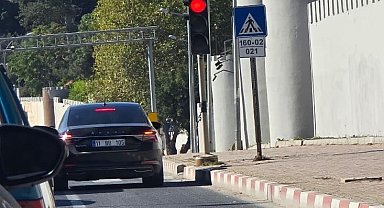 Güvenlik şeridini kullanan araçlar tepkilere neden oluyor