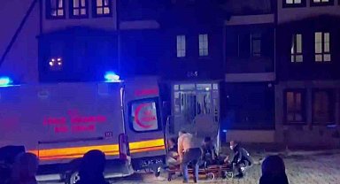 Haber alınamayan yaşlı kadın, evinde baygın halde bulundu