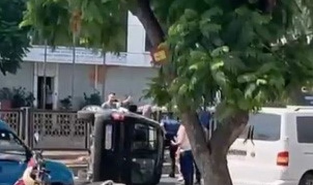 Hafif ticari araç böyle devrildi