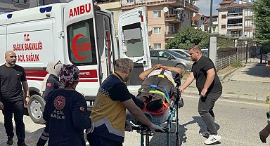 Hafif ticari araç ile çarpışan motosikletin sürücüsü yaralandı