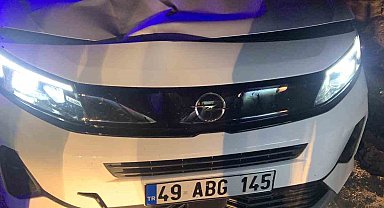 Hafif ticari araç yayaya çarptı: 1 ağır yaralı