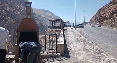 Hakkari-Van karayolunda temizlik çalışması