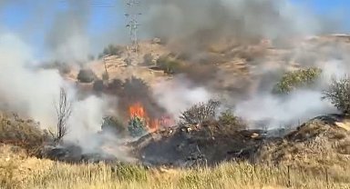 Hakkari'de anız yangını