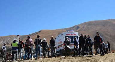 Hakkari'de beton dökümünde kalıp çöktü: 3 yaralı