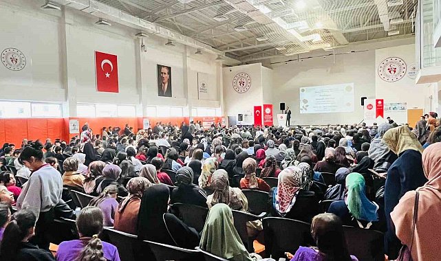 Hakkari'de "Hazreti Peygamber ve Aile Konferansı" düzenlendi