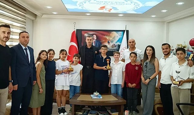 Hakkarili sporcular Triatlon 3. Etap Bölge Finaline katıldı