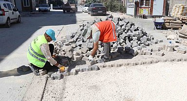 Haliliye'de 15 ekiple yol yapım ve onarım çalışmaları sürüyor