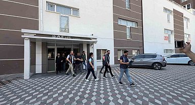 Halk arasında endişe korku ve panik oluşturmak suçundan gözaltına alındı