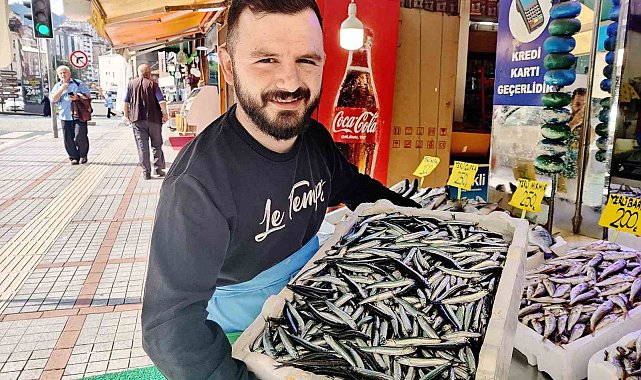 Hamsi Rize'de tezgaha düştü
