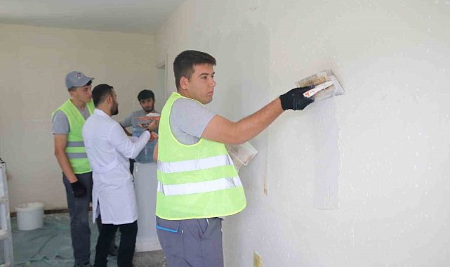 Hatay Büyükşehir Belediyesi, geleceğin boyacılarını yetiştiriyor