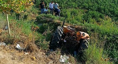 Hatay'da otomobille, traktör çarpıştı: 3 yaralı