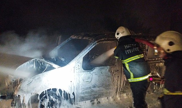 Hatay'da yanan araç kullanılmaz hale geldi
