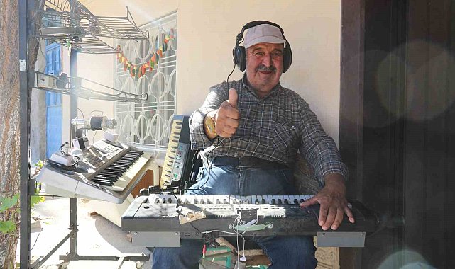 Hayatını adadığı orglarıyla her gün tek kişilik konser veriyor