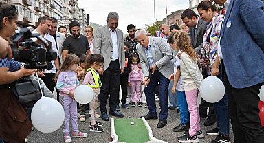 Haydi çocuklar, Heykel'de buluşuyoruz