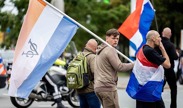 Hollanda'da göçmenlik karşıtı gösterilerde protestocular polisle çatıştı