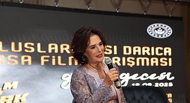 Hülya Koçyiğit'ten yapay zeka yorumu: "Bu haliyle kullanılırsa korkutucu, üzücü"