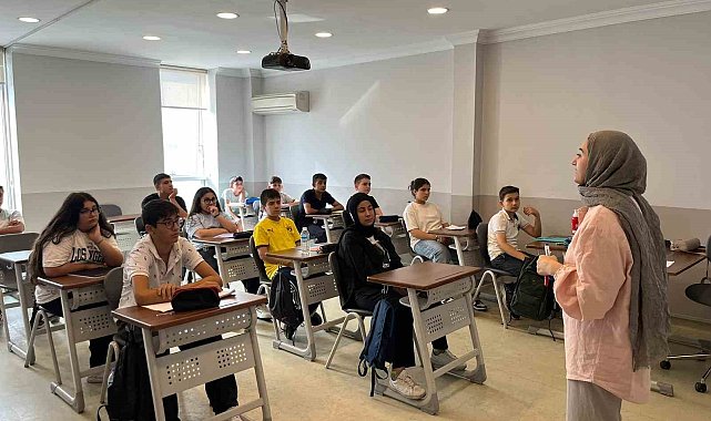 İBB'nin atıl halde bıraktığı merkezde bin 500 öğrenci ders başı yaptı