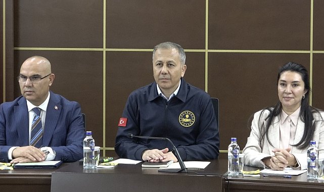 İçişleri Bakanı Yerlikaya Ağrı'da STK temsilcileriyle buluştu