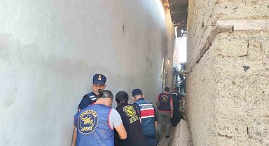 İçkisine karışan babaannesini başına tüple vurarak öldürdü