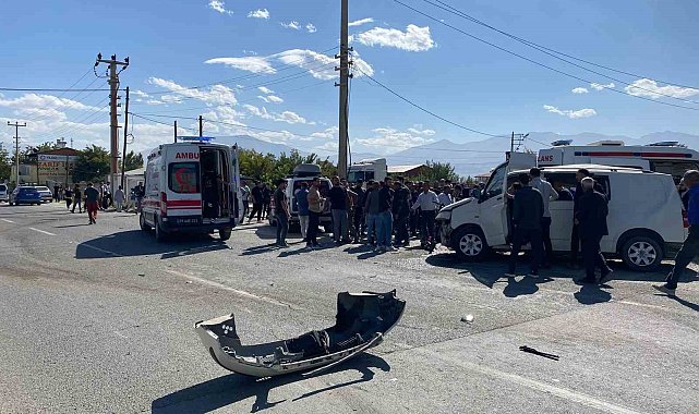 Iğdır'da zırhlı polis aracıyla otomobil çarpıştı: 4 yaralı