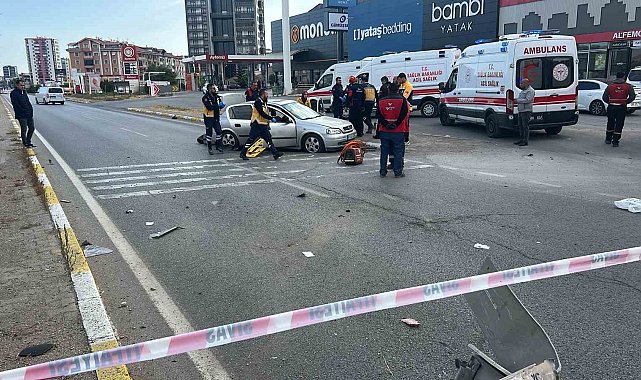 İki otomobil çarpıştı: 1 ölü, 3 yaralı