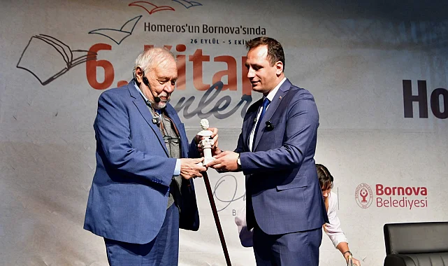 İlber Ortaylı Bornova'da İzmirlilerle buluştu