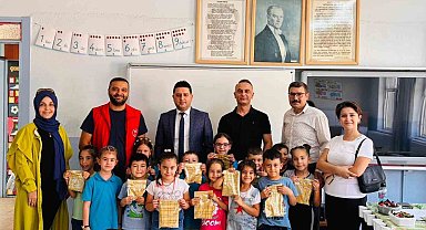 Ilıdağlı öğrenciler kırtasiye malzemeleri sevinci yaşadı