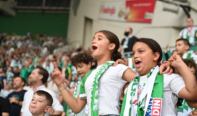İlk defa maça giden çocukların heyecanı...