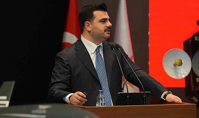 İnan'dan CHP'li Zeybek'e tepki: "İzmir'i çöp dağlarına mahkum eden sizsiniz"