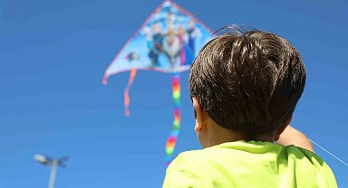 İnegöl semaları uçurtmalarla renklendi