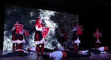 İnegöl'ün kurtuluşunun 103 yıllık hikayesi sahnede sergilendi