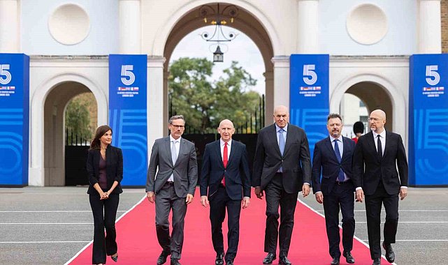 İngiltere Savunma Bakanı Healey: "Putin'in ne yaptığını görüyoruz, bizi yine test ediyor"